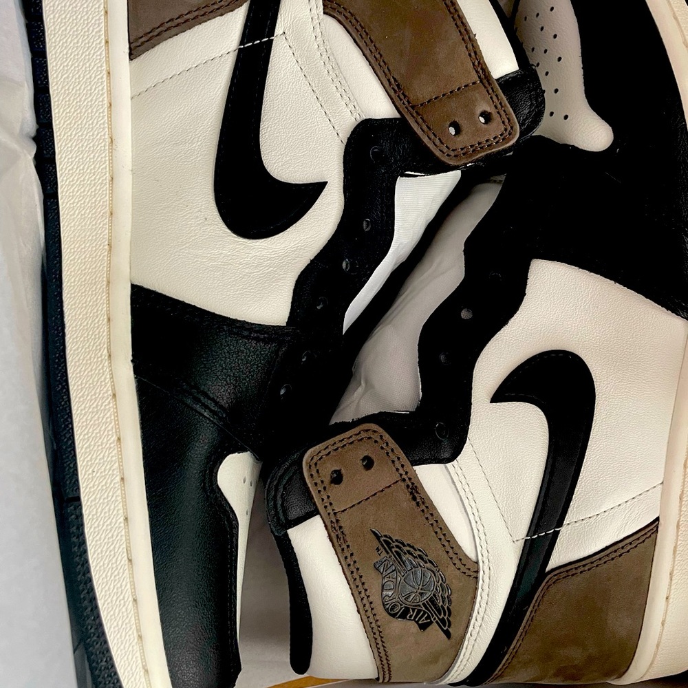Jordan 1 high mocha size 10 brand new
